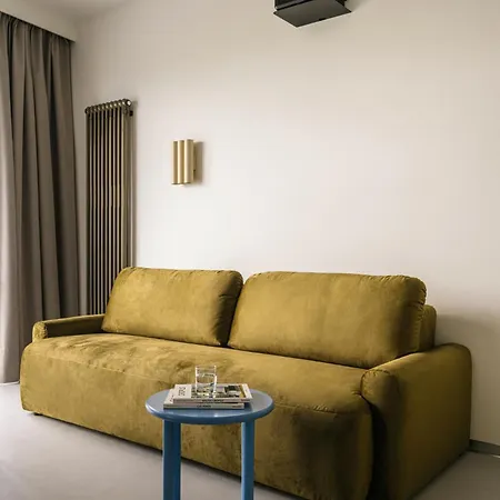 Modern In The Centre - Cinema 1114