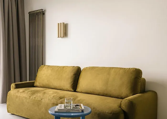 Modern In The Centre - Cinema 1114